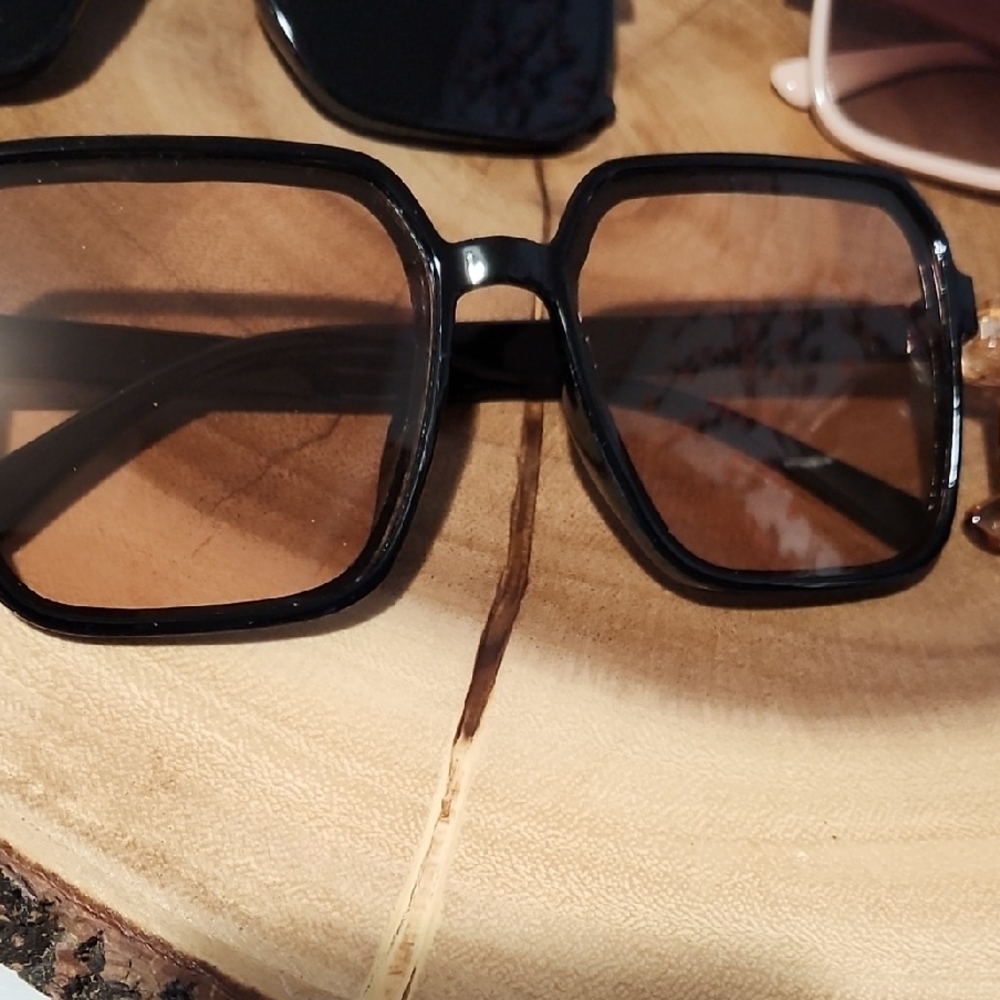 (6) Large Stylish Square Retro Sunglasses *Great for All Your Outfit Needs* New - Picture 4 of 9